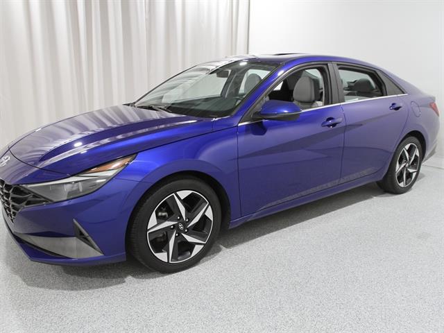 2023 Hyundai Elantra Limited photo 3