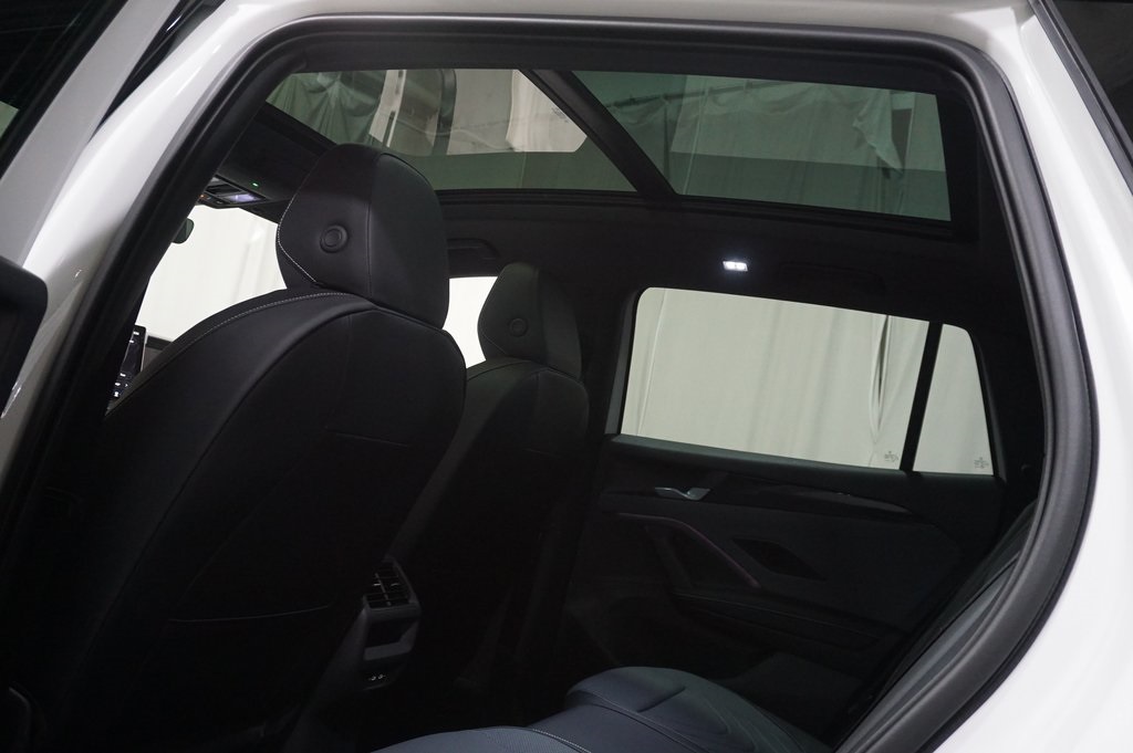 2025 Volkswagen Tiguan SE R-Line Black photo 24