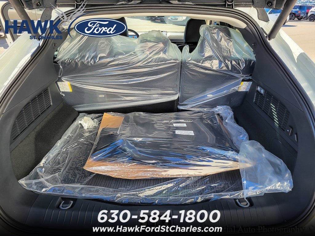 2025 FORD MUSTANG MACH-E - Image 18