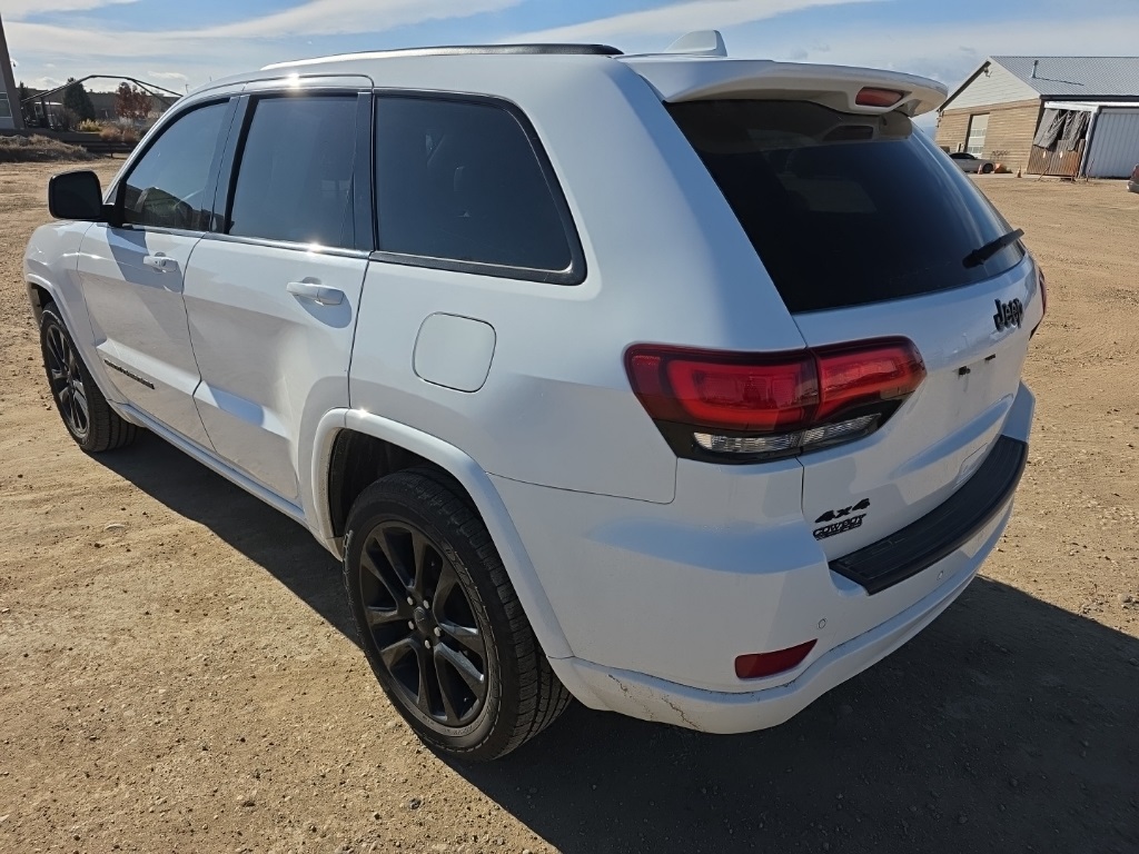 2018 Jeep Grand Cherokee Altitude photo 2