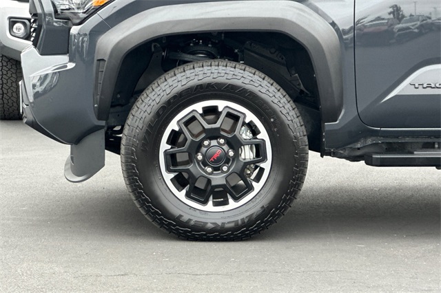 2024 Toyota Tacoma TRD 4x4 photo 23