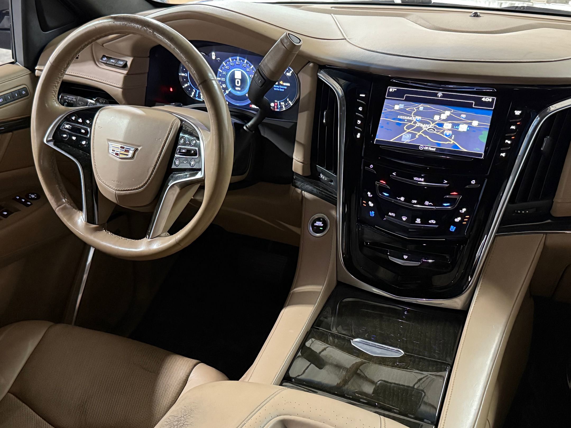 2018 Cadillac Escalade ESV Platinum photo 4