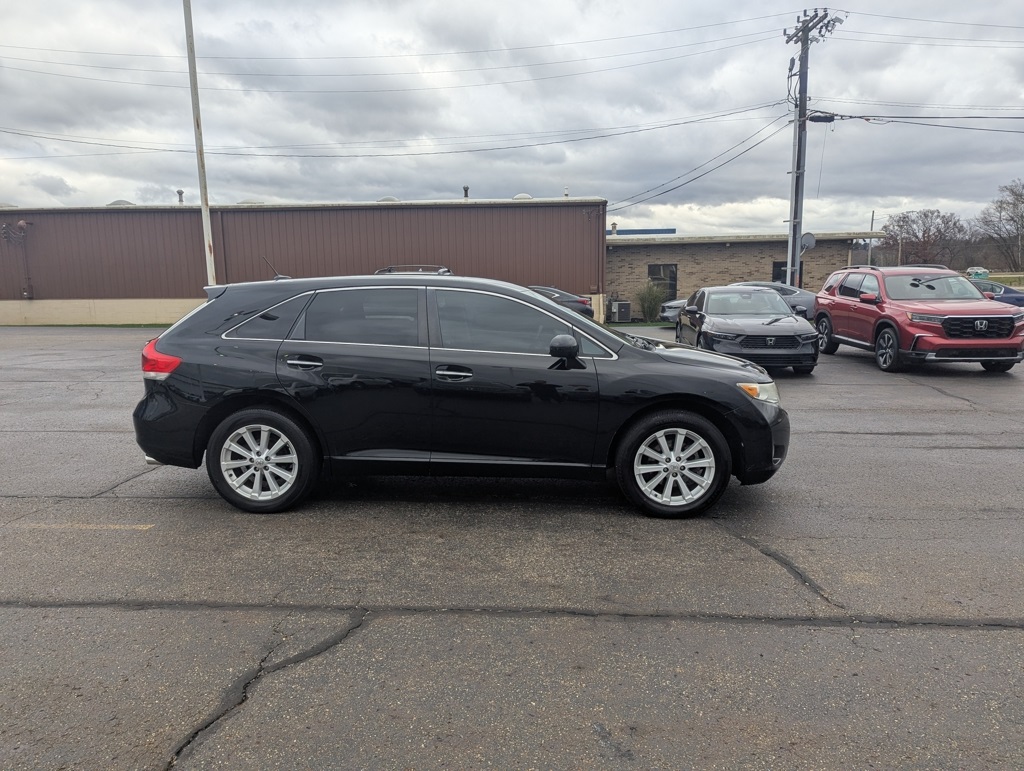 2011 Toyota Venza Base photo 2