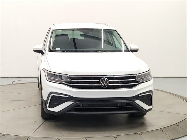 2024 Volkswagen Tiguan SE Wolfsburg Edition photo 2