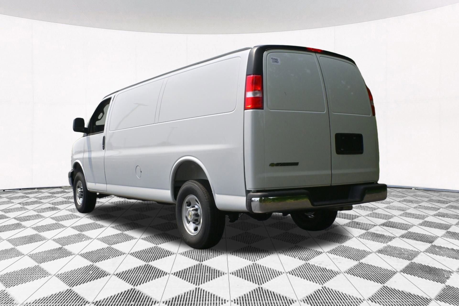 2025 Chevrolet Express 3500 Work Van Cargo photo 3