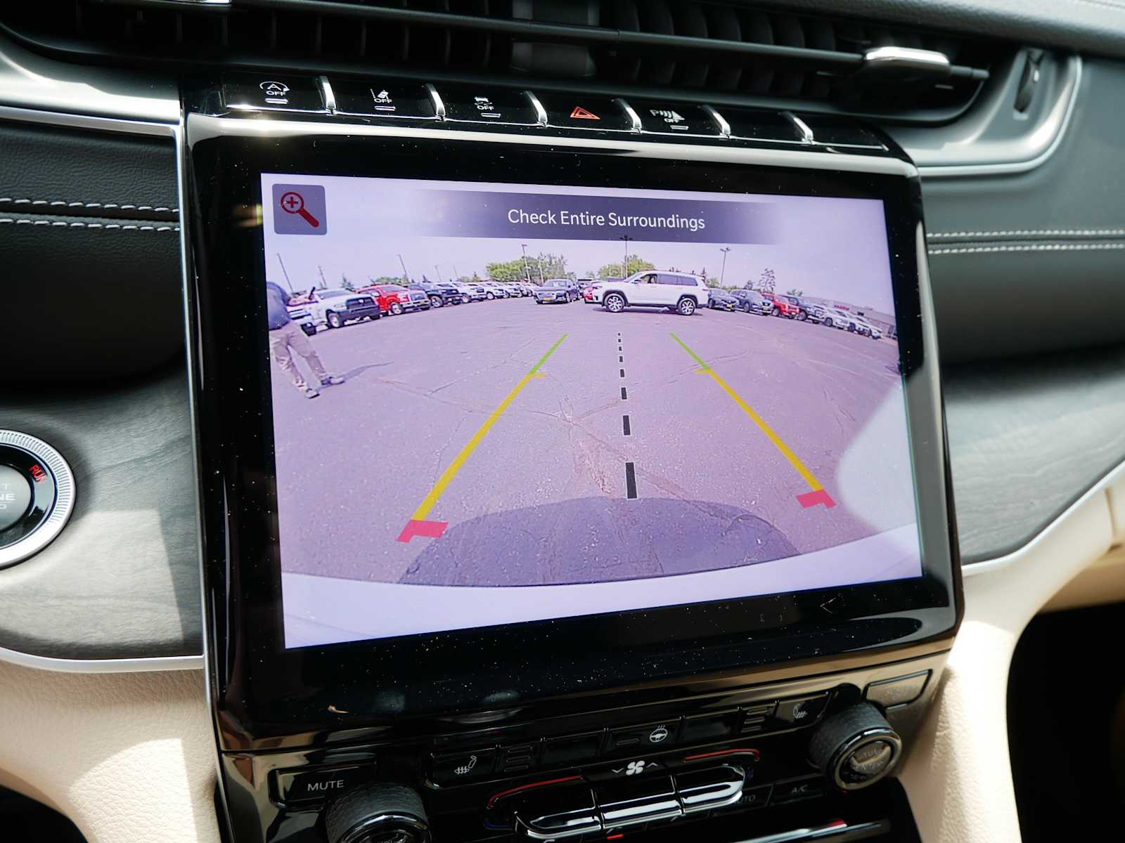 2025 Jeep Grand Cherokee Limited photo 14