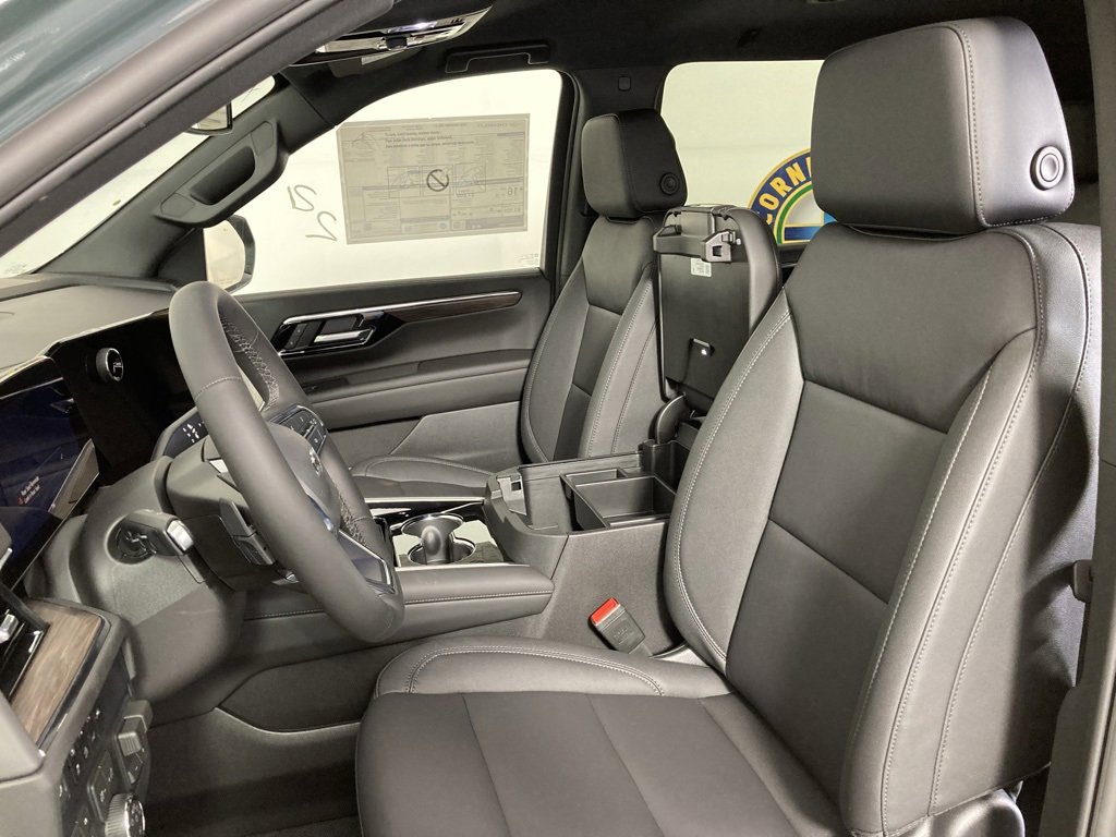 2026 Chevrolet Suburban Z71 photo 4