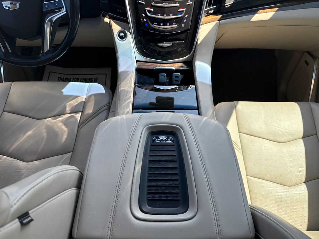 2018 Cadillac Escalade Luxury photo 24