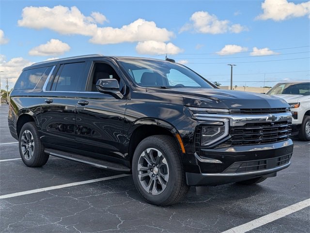 2026 Chevrolet Suburban LS's photo