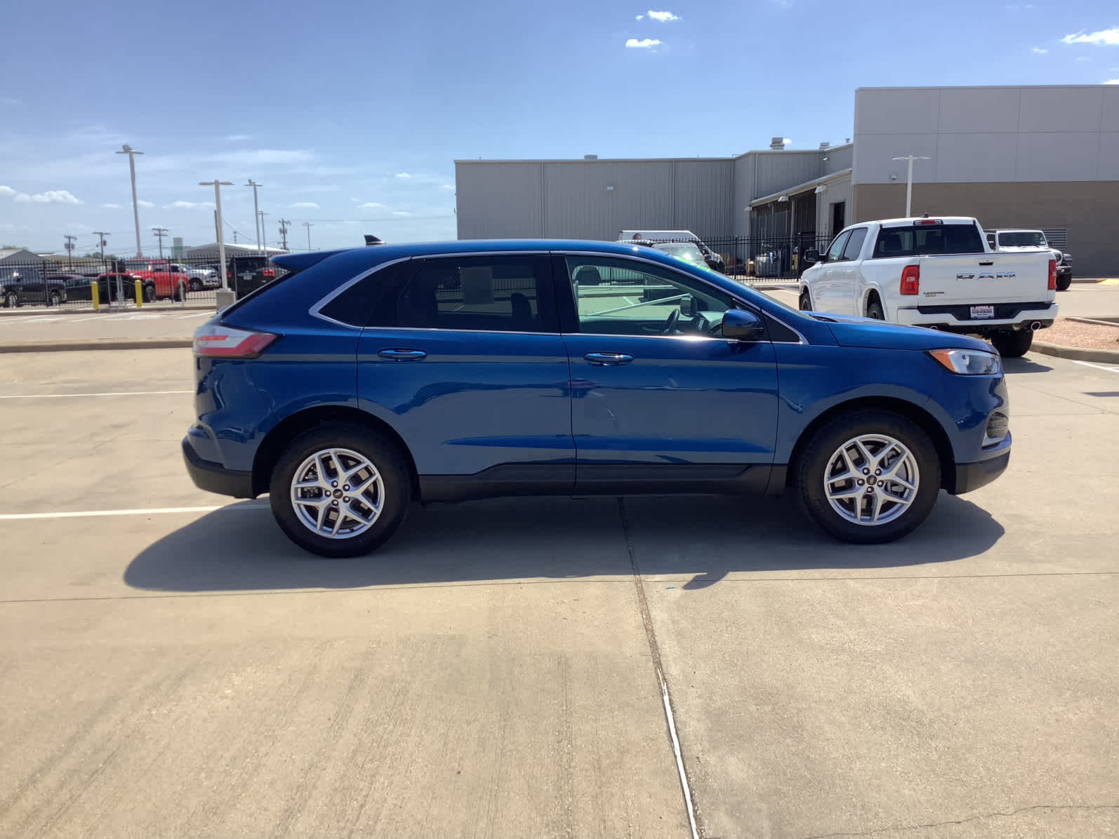 2024 Ford Edge SEL photo 4