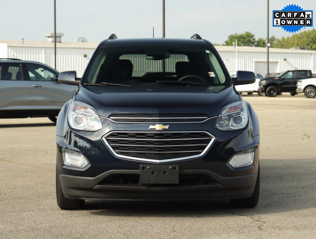2017 Chevrolet Equinox LT photo 2