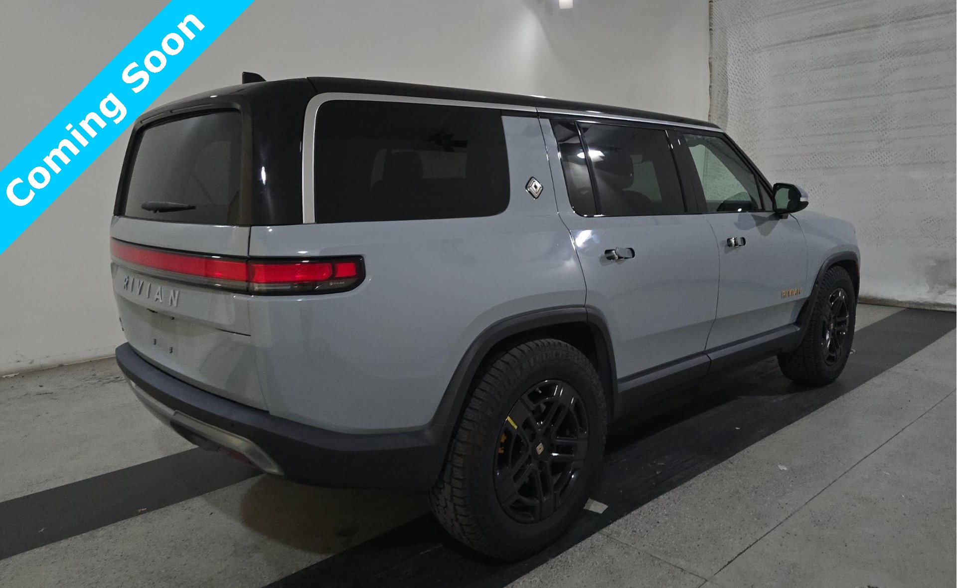 2022 Rivian R1S Launch Edition photo 4