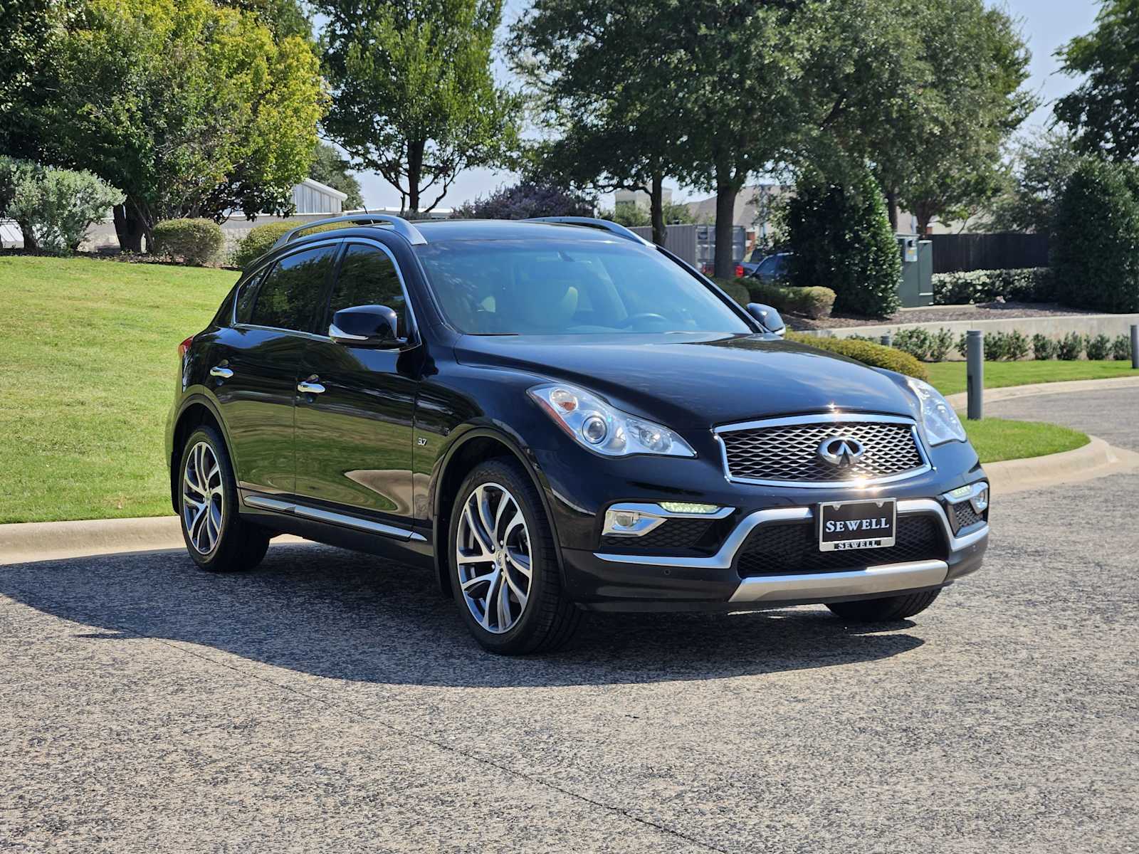 2017 Infiniti QX50 photo 3