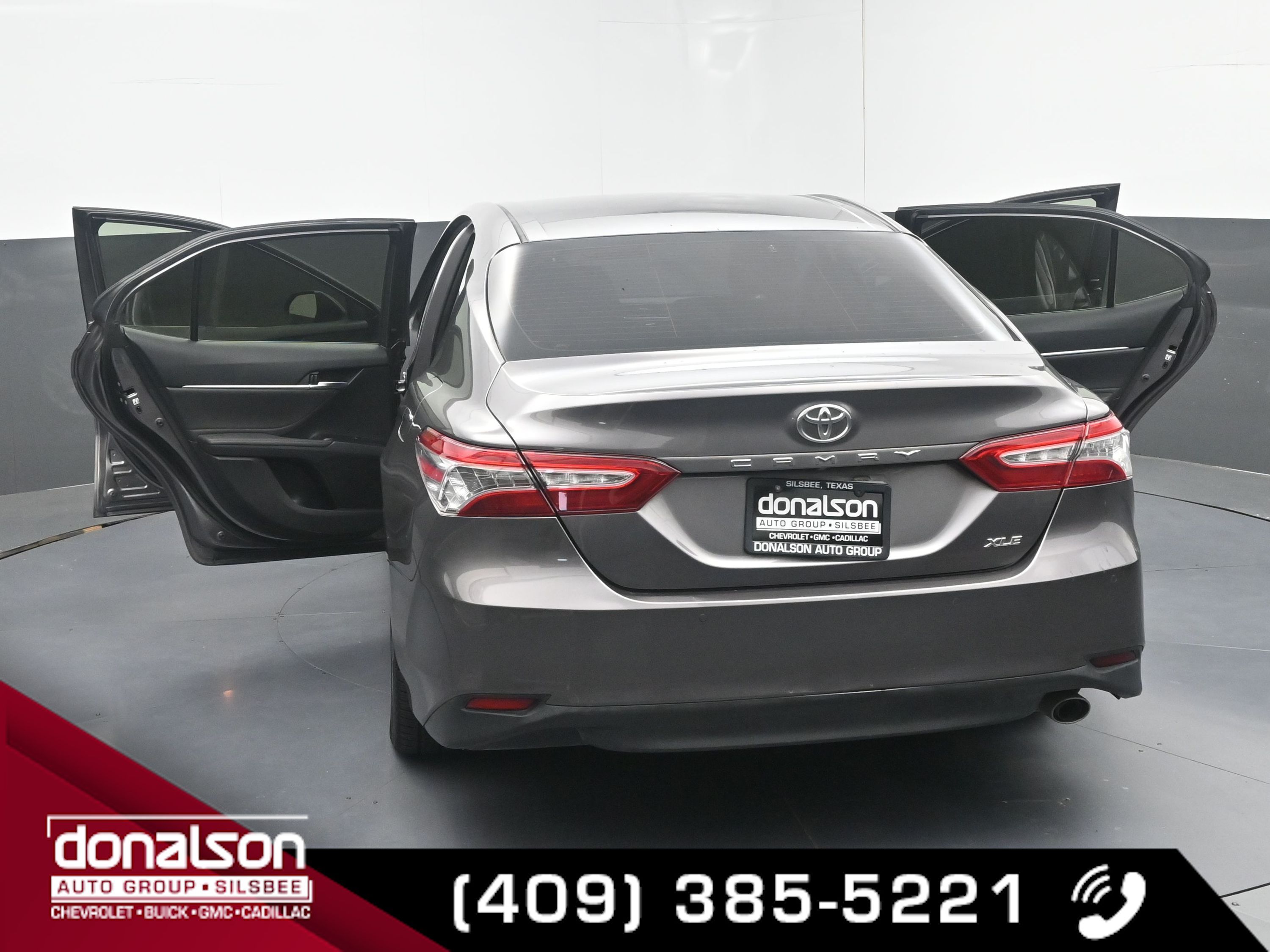2018 Toyota Camry LE photo 24