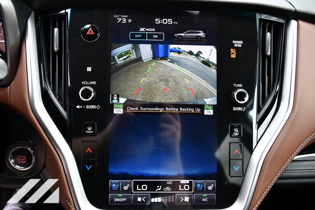 2022 Subaru Outback Touring photo 18