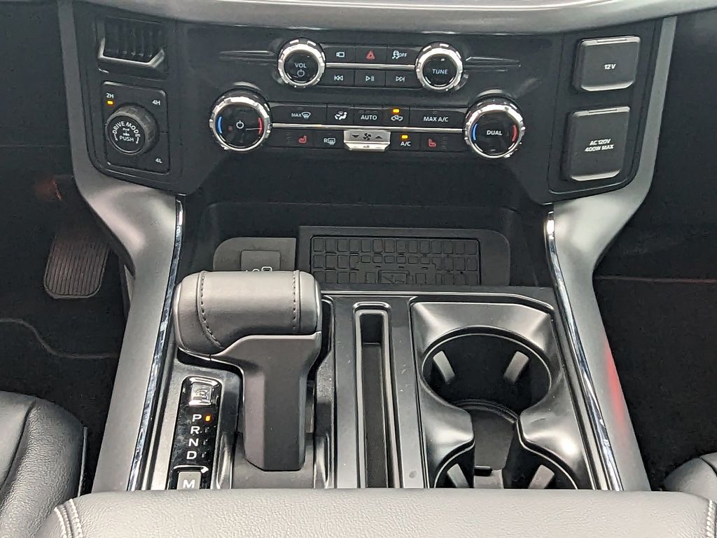 2025 Ford F-150 XLT photo 19