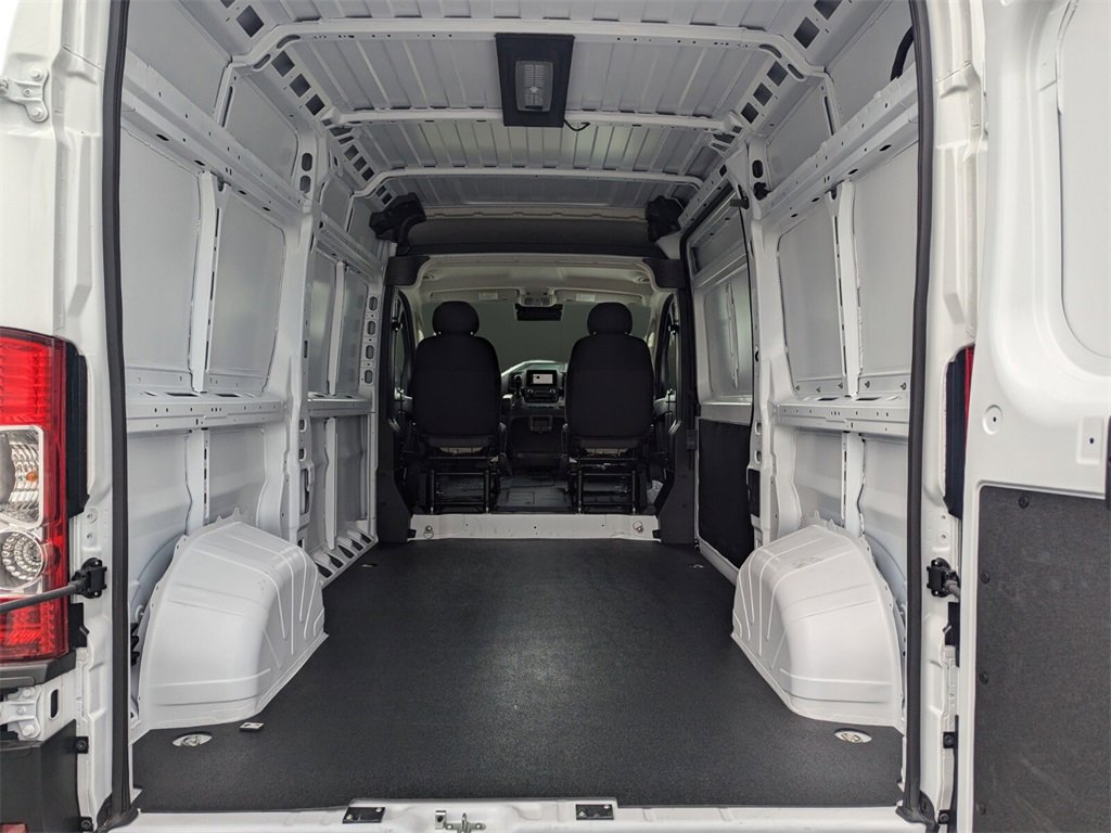 2025 Ram 1500 Tradesman photo 6