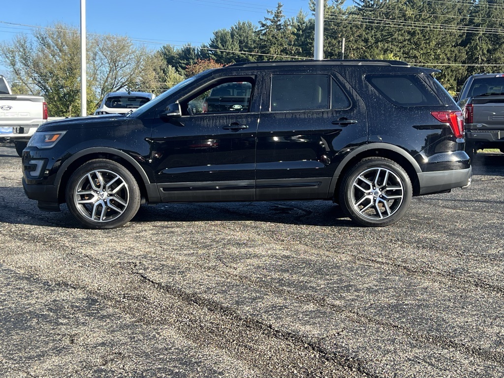 2017 Ford Explorer Sport photo 3