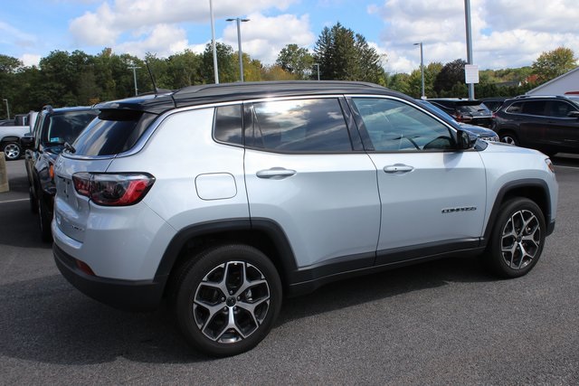 2025 Jeep Compass Limited photo 21