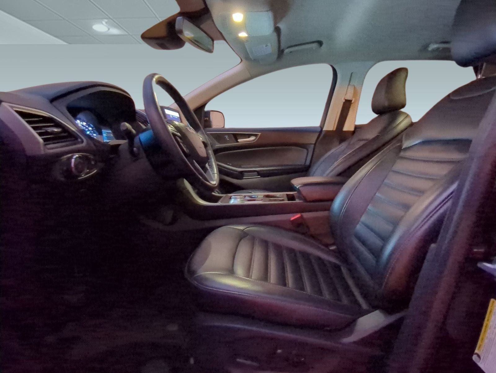 2024 Ford Edge SEL photo 4