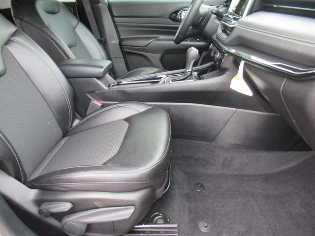2024 Jeep Compass Latitude photo 9