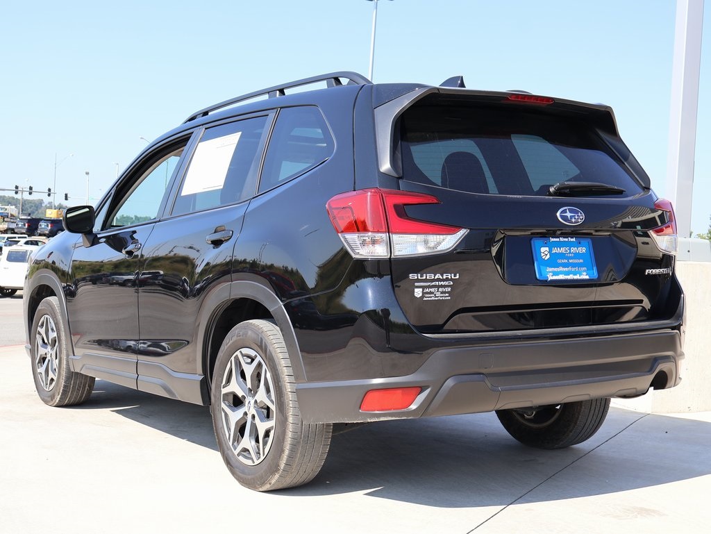 2023 Subaru Forester Premium photo 2