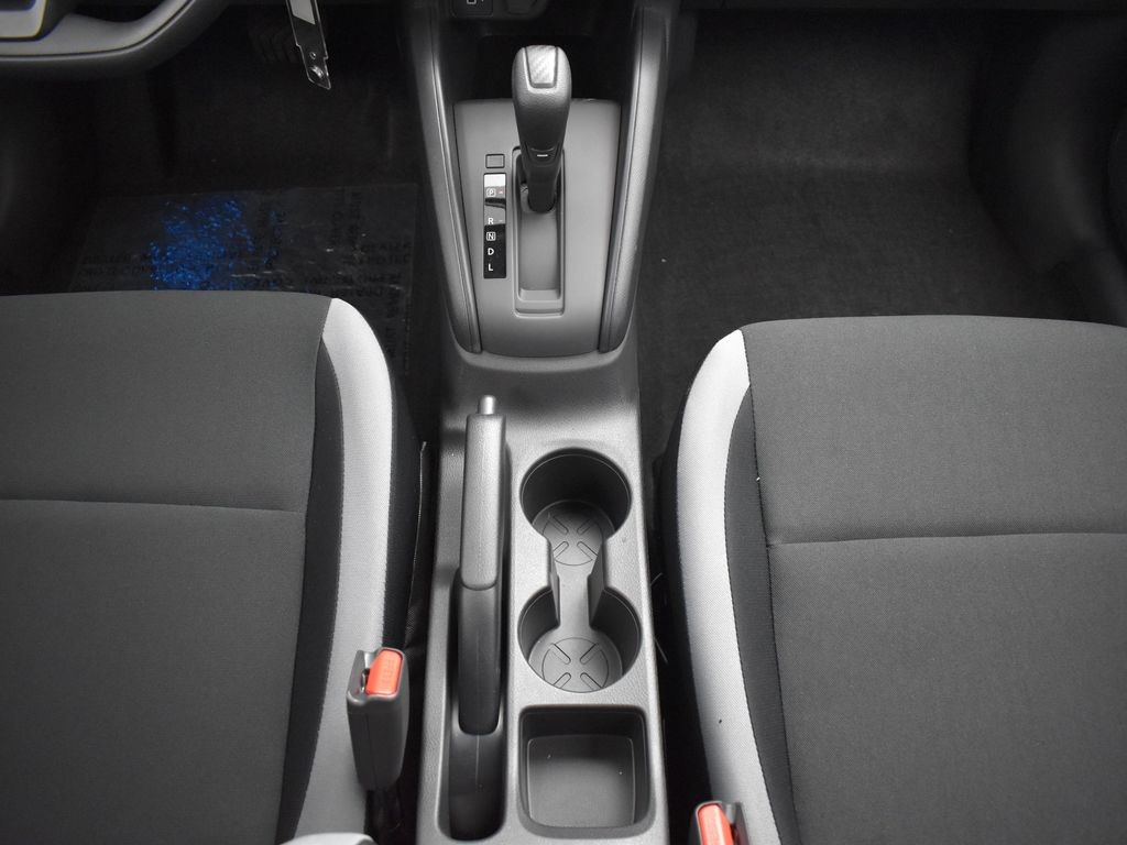 2025 Nissan Versa 1.6 S photo 10