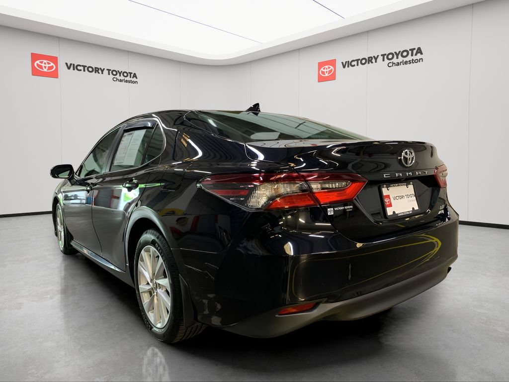 2023 Toyota Camry LE photo 3