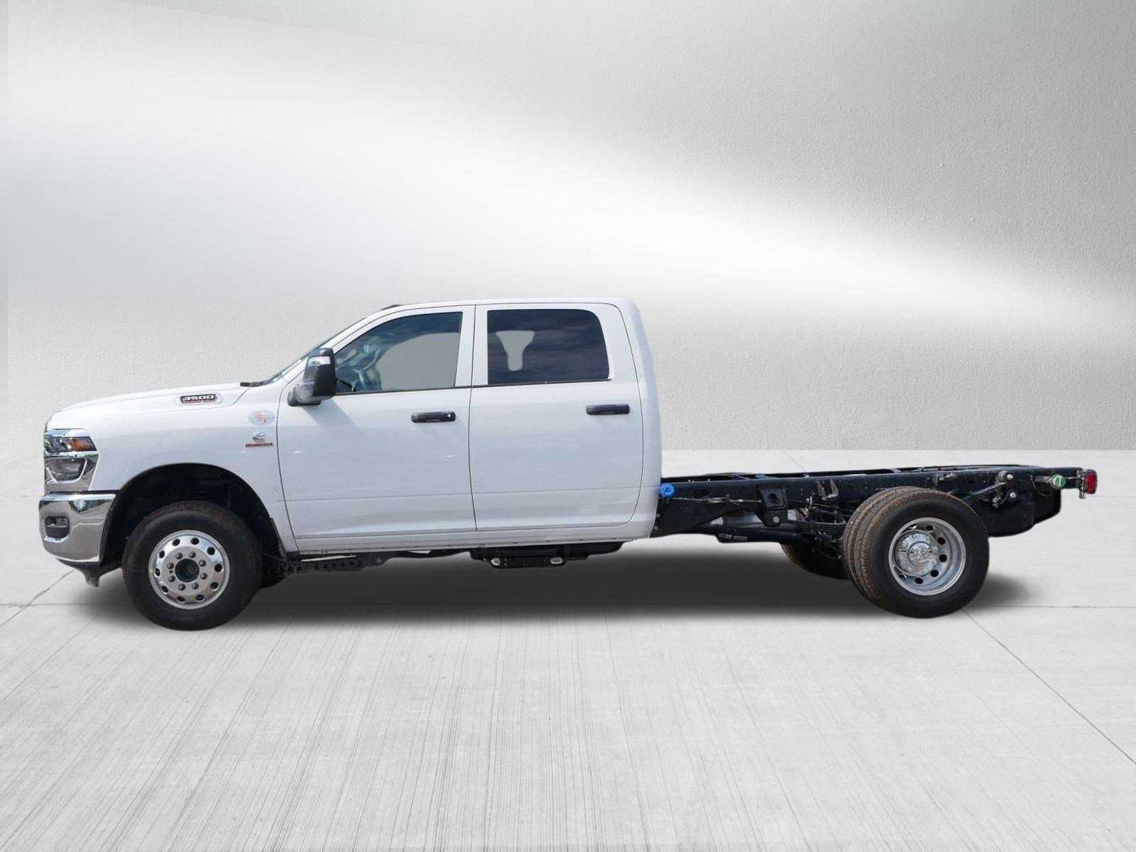 2026 Ram 3500 Tradesman photo 4