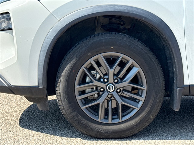 2021 Nissan Rogue S photo 3
