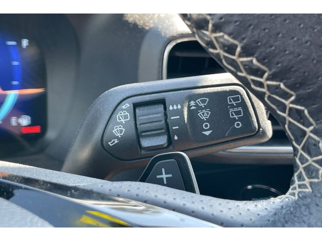 2023 Ford Explorer ST photo 40