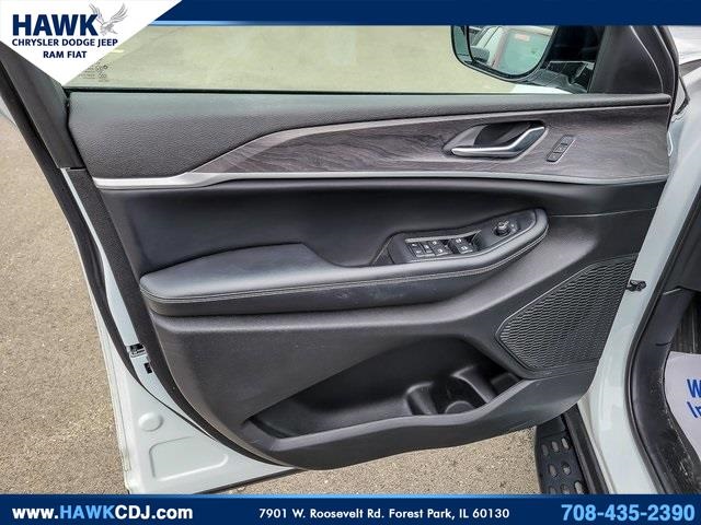 2023 JEEP GRAND CHEROKEE L - Image 24