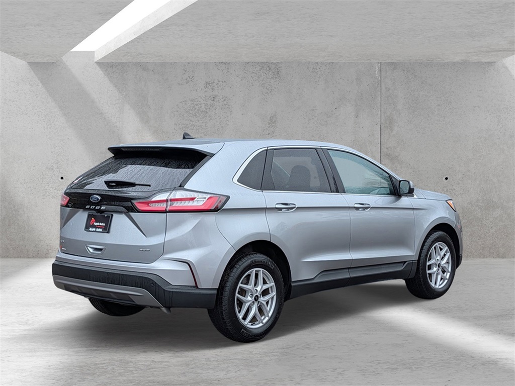 2024 Ford Edge SEL photo 3
