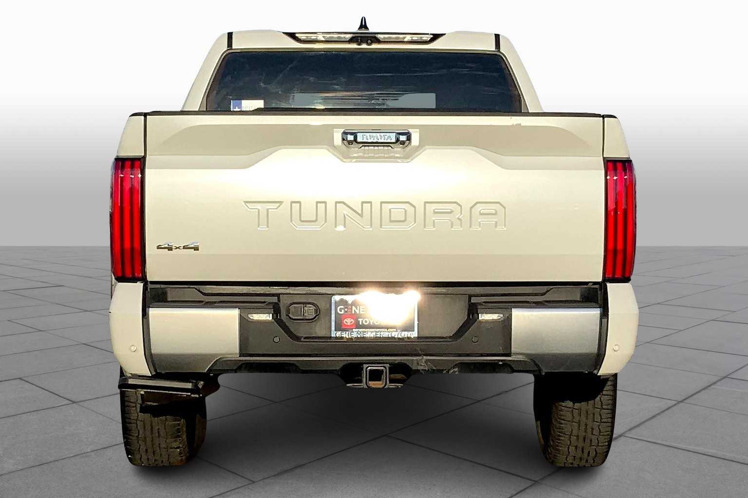 2024 Toyota Tundra Limited CrewMax photo 4