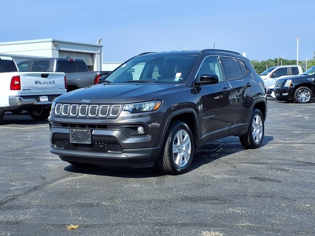 Used 2022 Jeep Compass Latitude with VIN 3C4NJDBB2NT145074 for sale in Kansas City