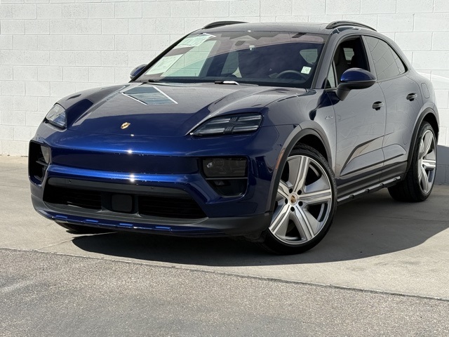 2025 Porsche Macan Base
