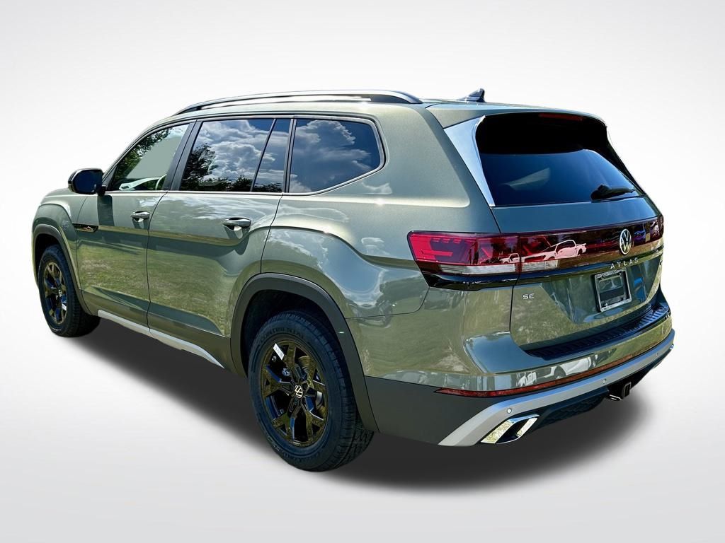 2025 Volkswagen Atlas Peak Edition SE photo 3