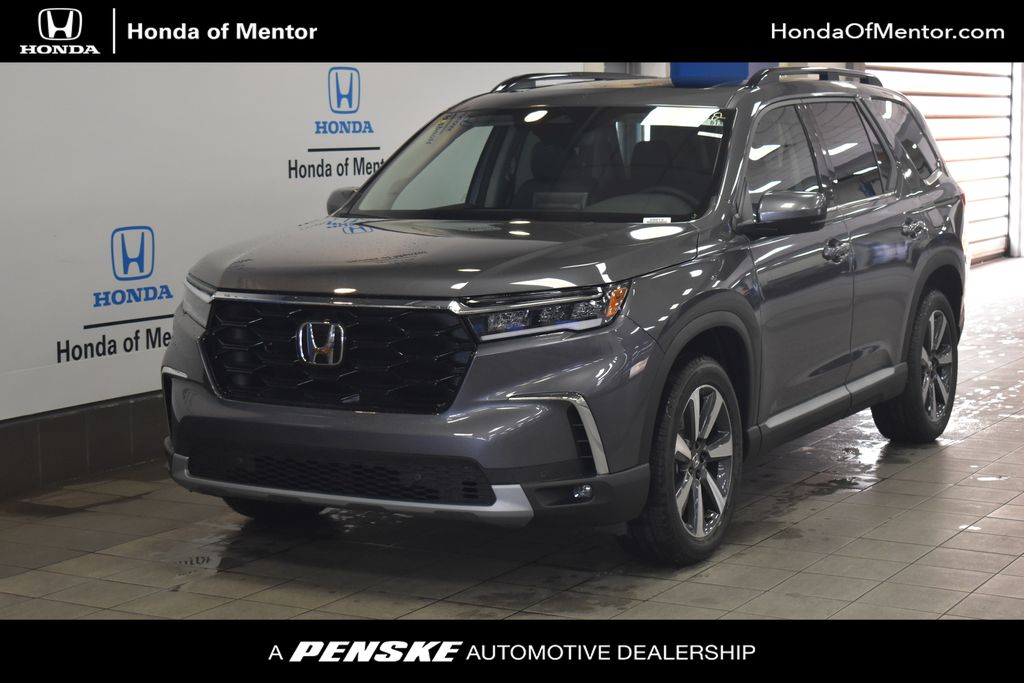 2025 Honda Pilot Touring's photo