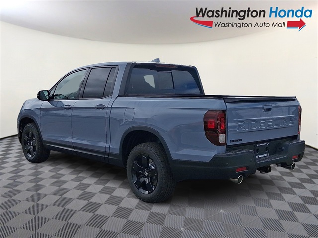 2026 Honda Ridgeline Black Edition photo 3