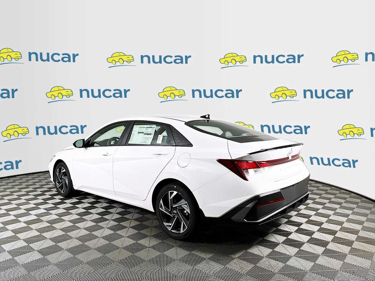 2025 Hyundai Elantra SEL Sport photo 2
