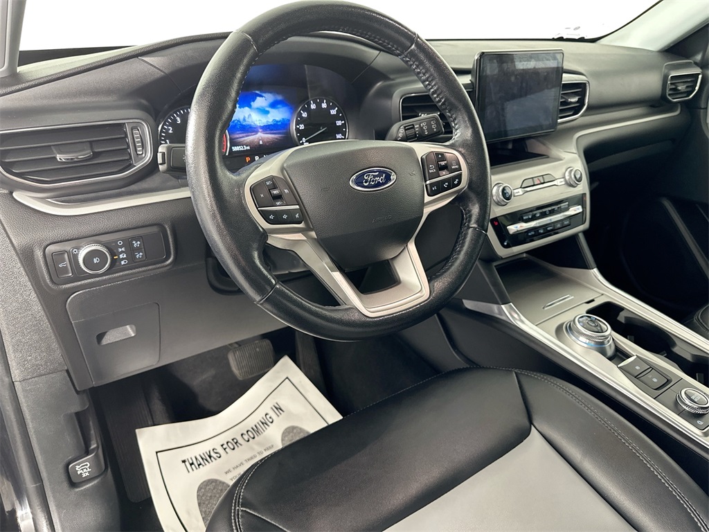 2022 Ford Explorer XLT photo 5