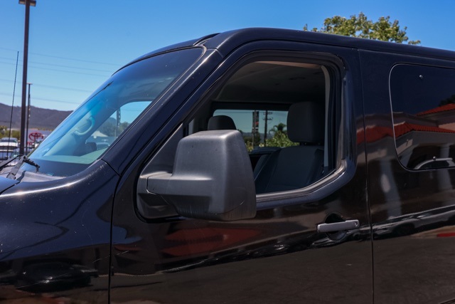 2016 Nissan NV3500 photo 10