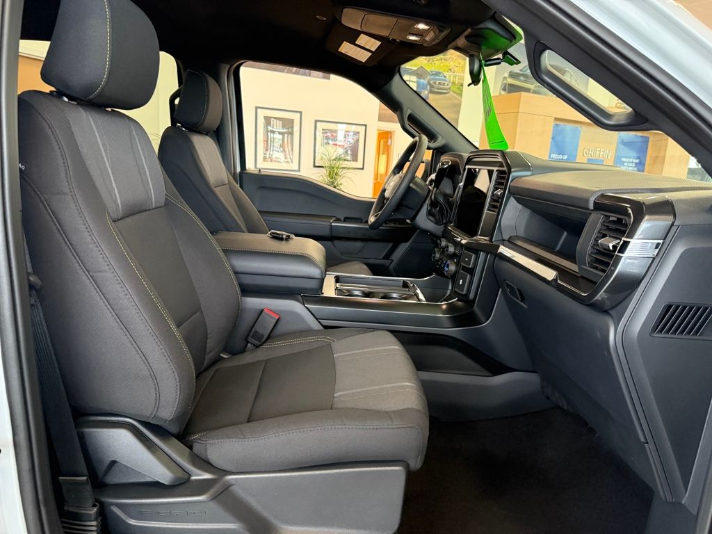 2025 Ford F-150 STX photo 8