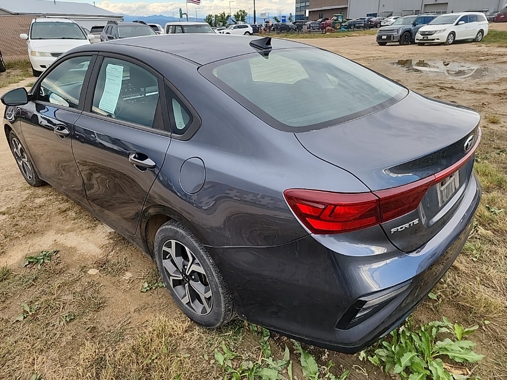 2021 Kia Forte LXS photo 2