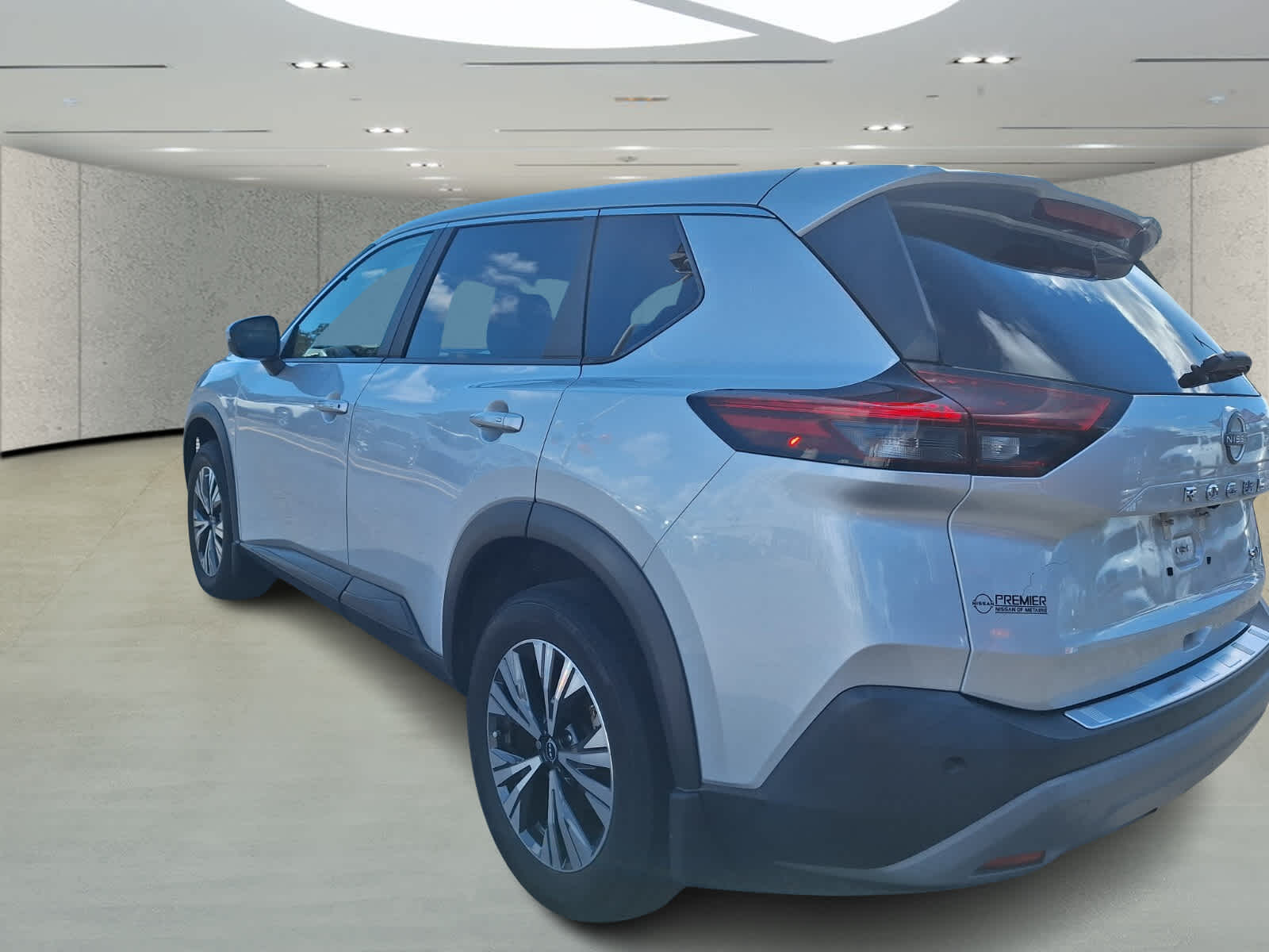 2023 Nissan Rogue SV photo 3