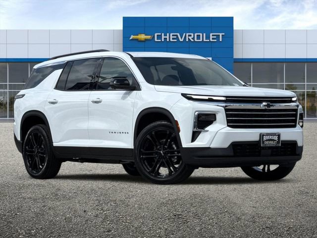 2026 Chevrolet Traverse photo 2