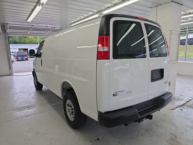 2025 Gmc Savana Cargo 2500 photo 2