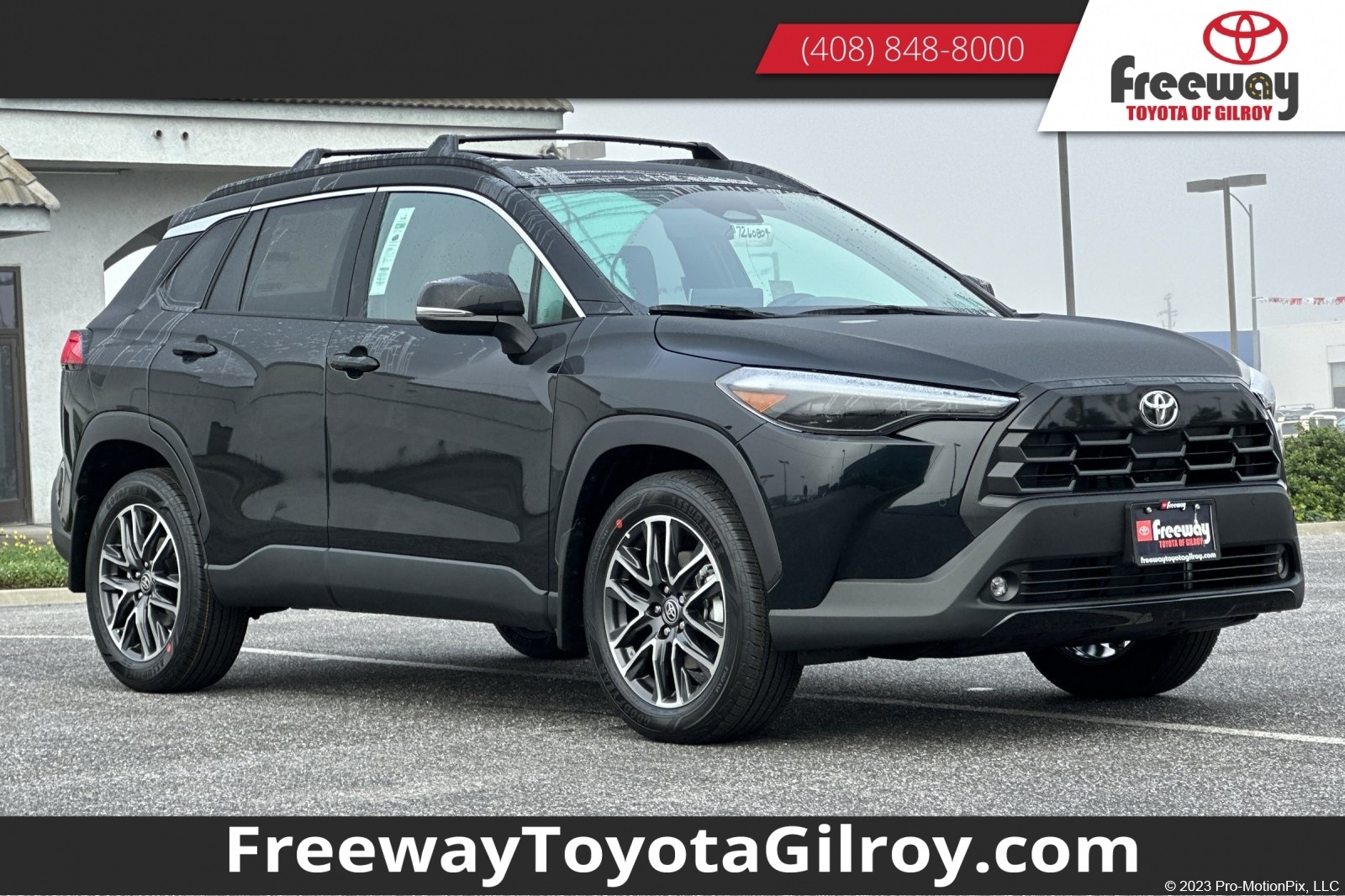 2026 Toyota Corolla Cross XLE's photo