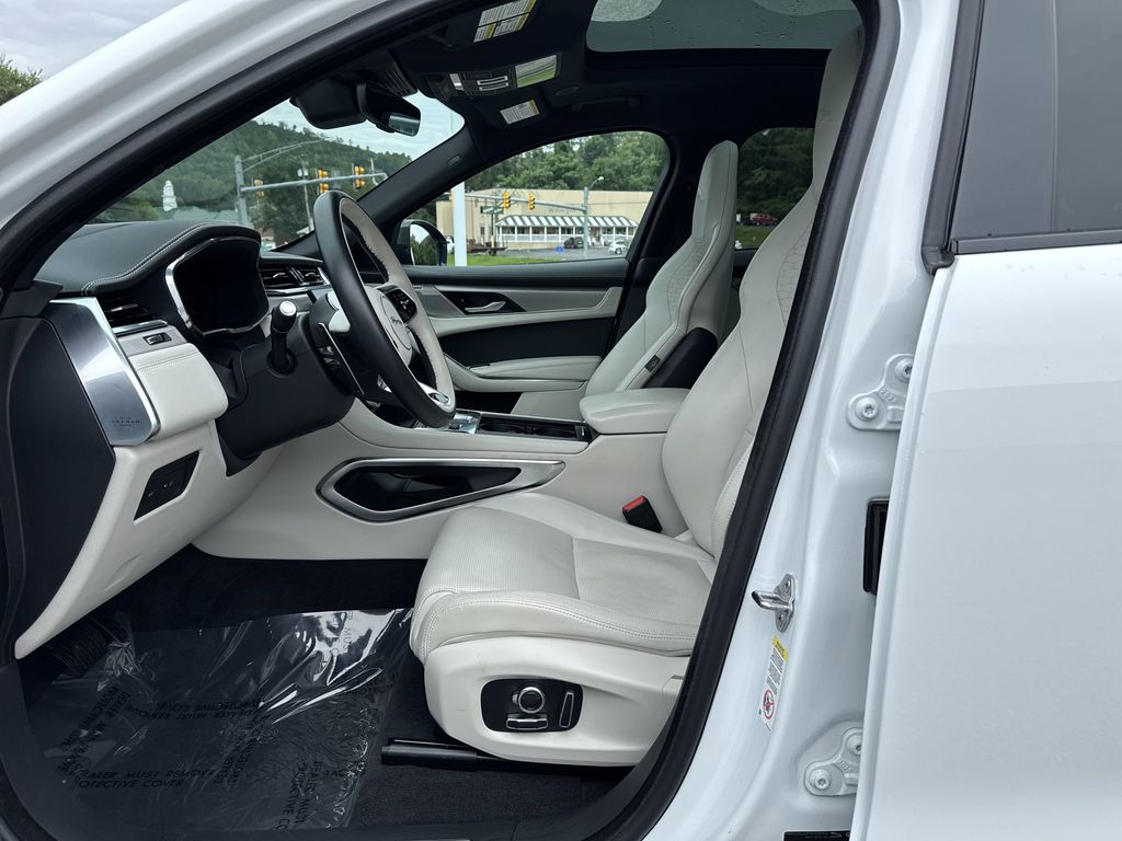 2024 Jaguar F-PACE P250 R-Dynamic S photo 8
