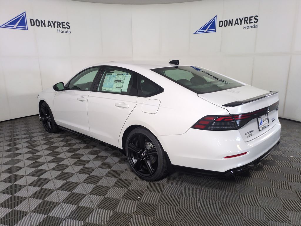 2025 Honda Accord Hybrid Sport-L photo 3